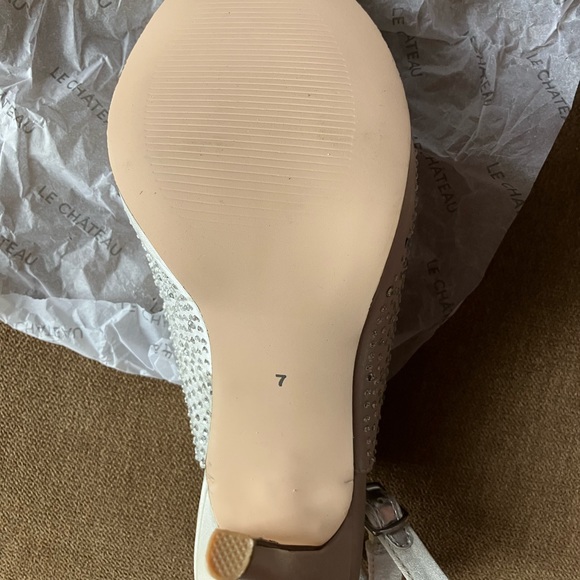 High Heels Le Château. Size 7 - Picture 4 of 6